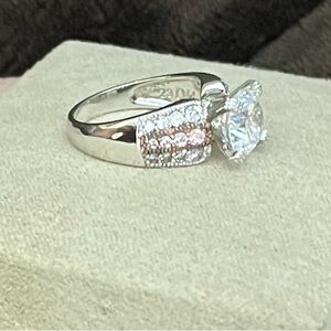 Stunning Sterling silver ring